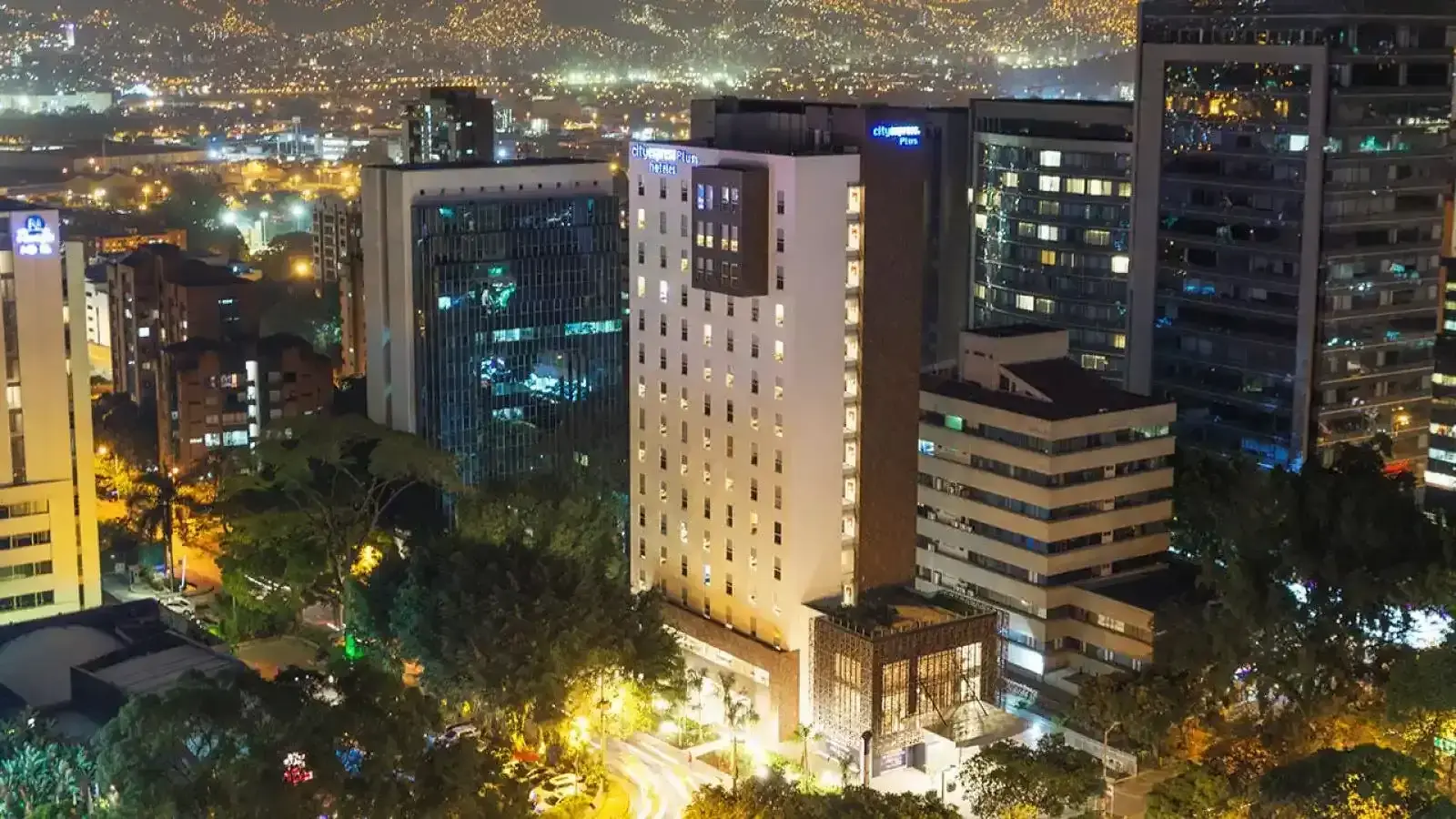 How to Get from the Airport to City Express Plus Medellín